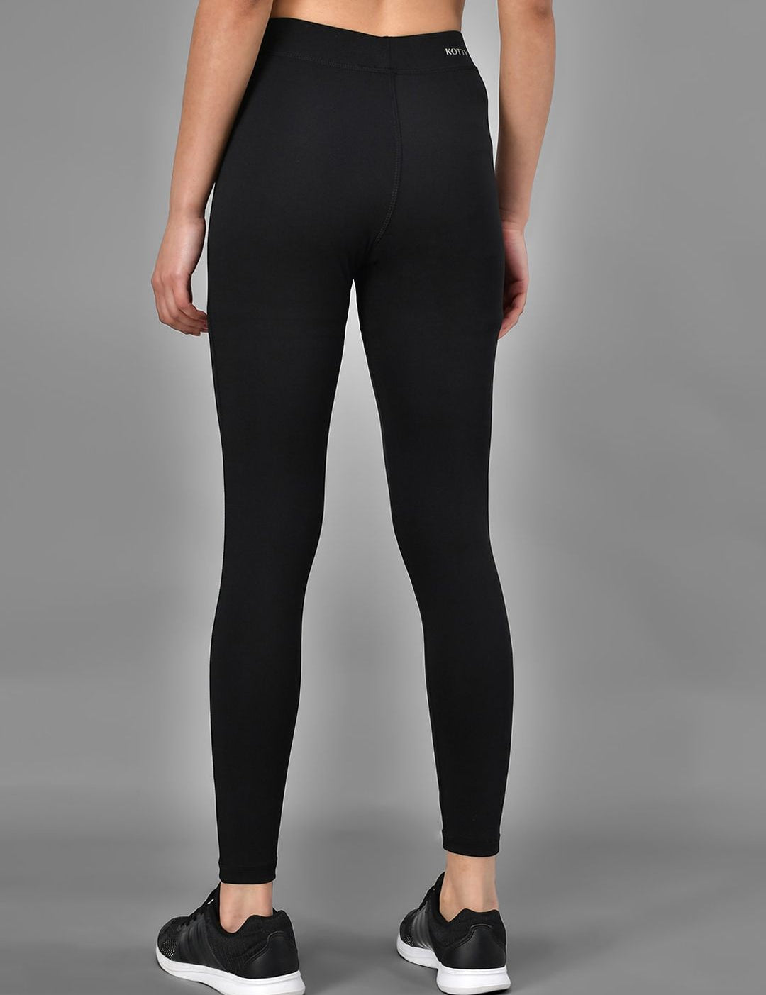 Kotty Women Black & White Printed Tights