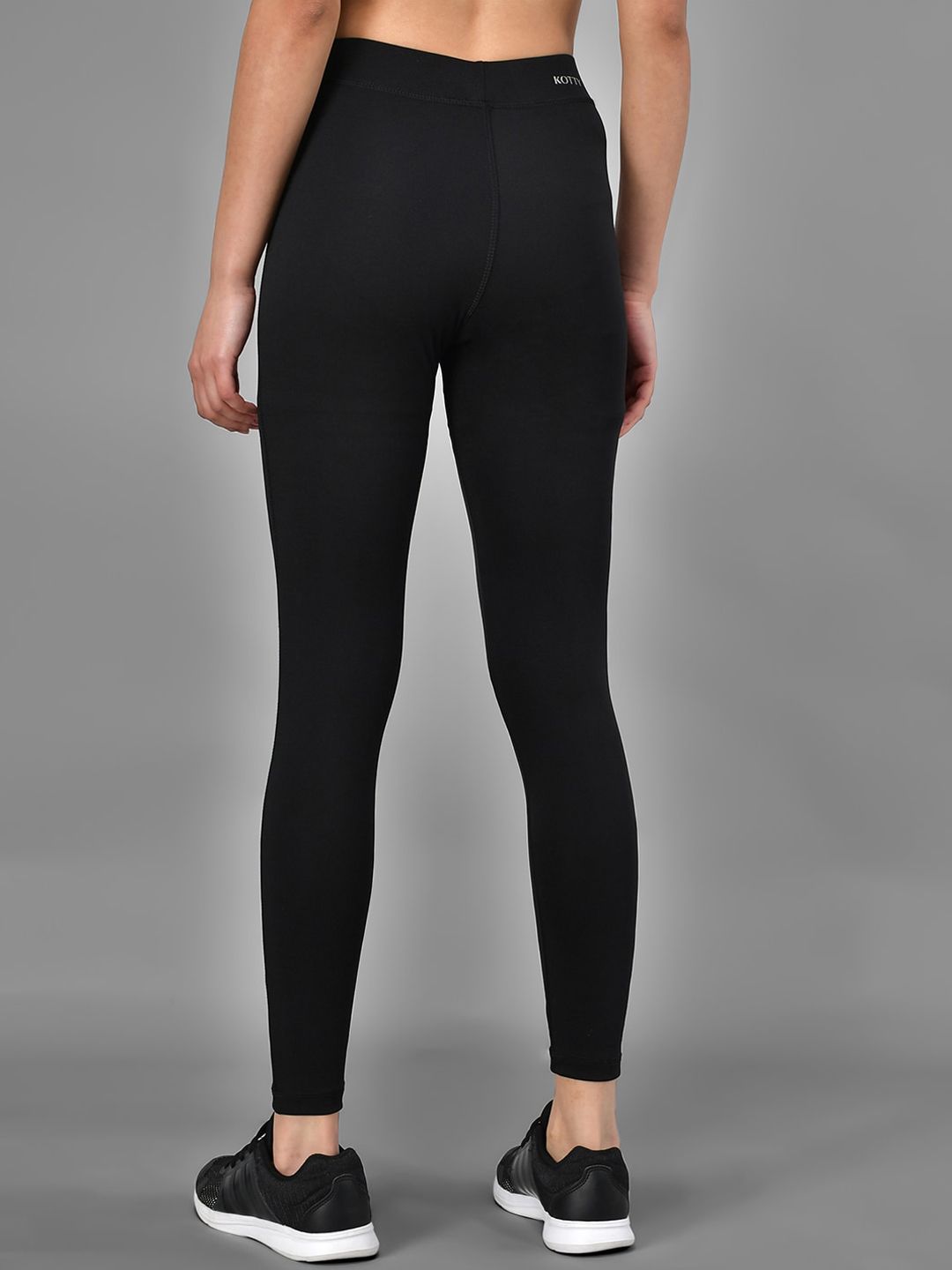 Kotty Women Black & White Printed Tights