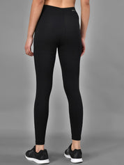 Kotty Women Black & White Printed Tights