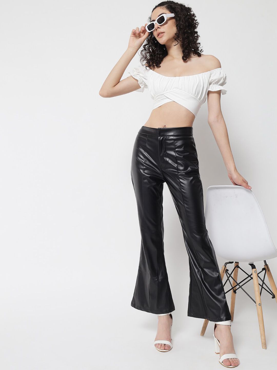 Kotty Women Black Relaxed Flared Trousers