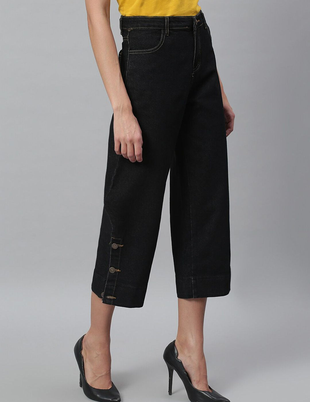 Kotty Women Black Solid Cotton High-Rise Crop Flared Jeans