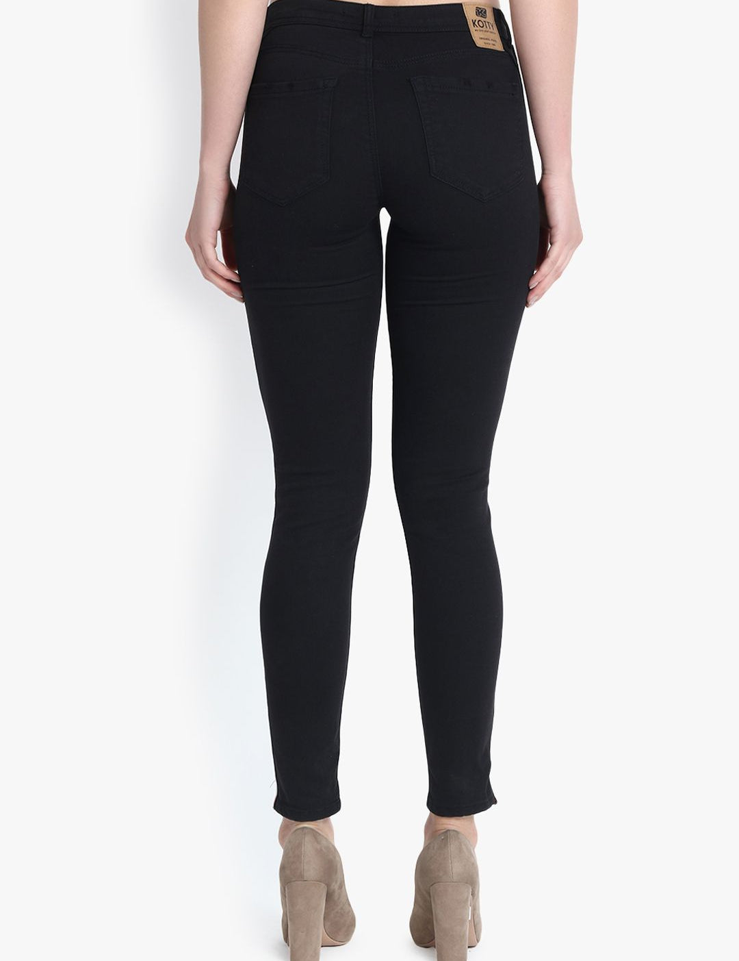 Kotty Women Black Skinny Fit High-Rise Clean Look Stretchable Jeans