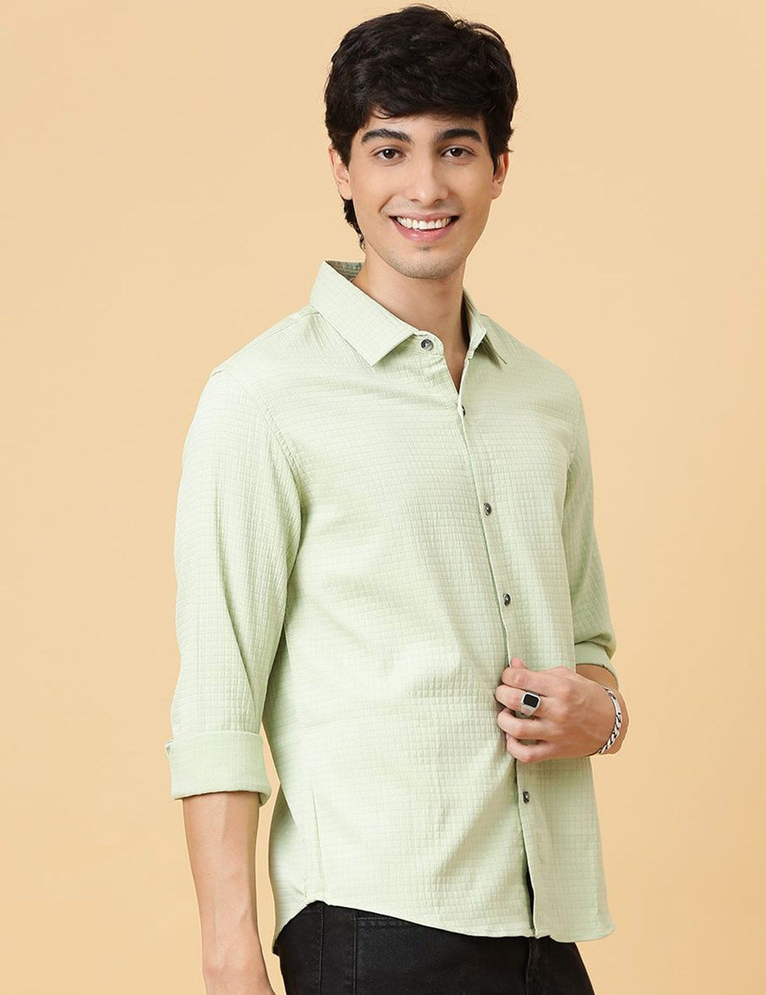 Kotty Men Relaxed Spread Collar Solid Casual Shirt