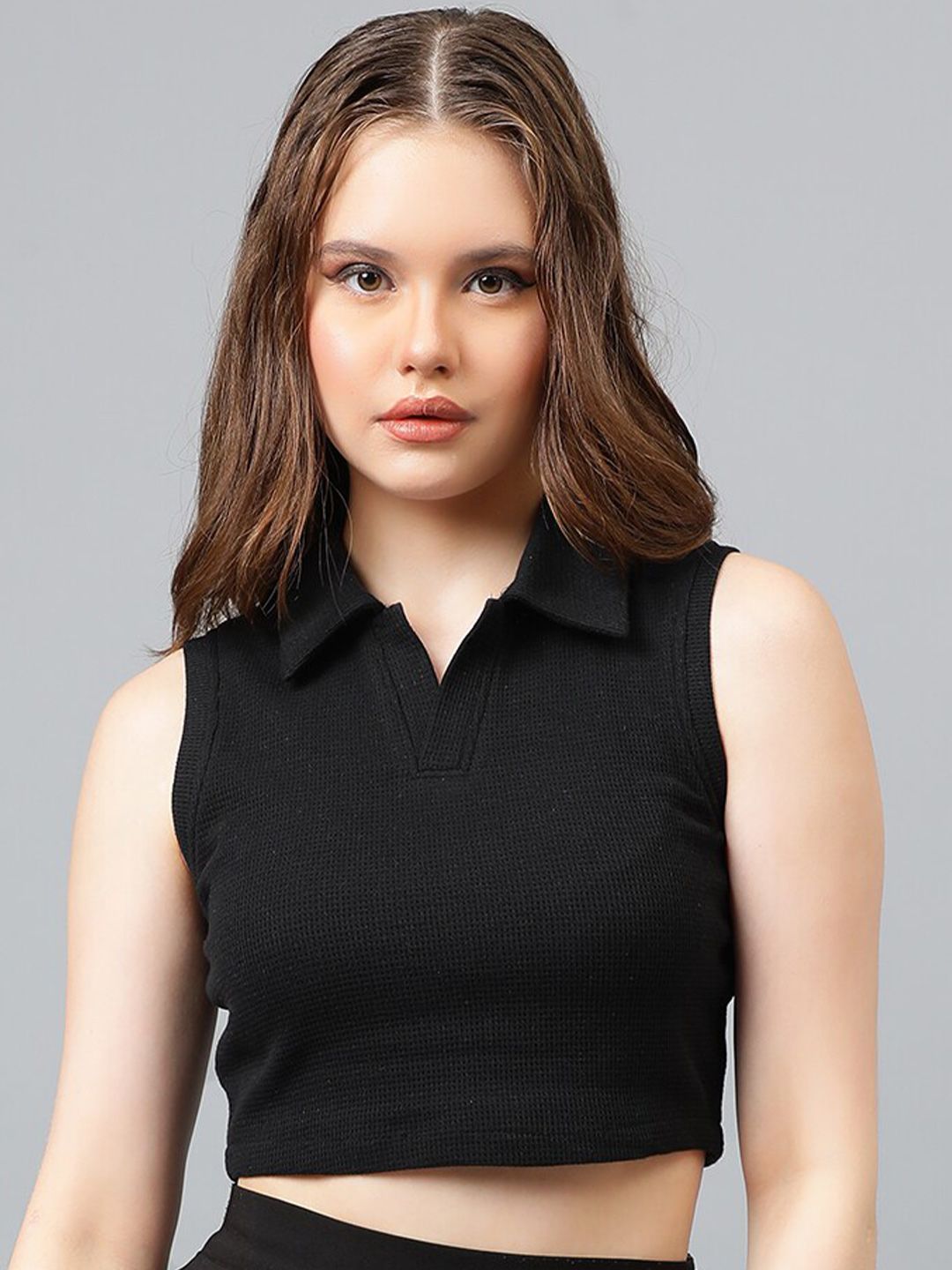 Kotty Black Shirt Collar Fitted Cotton Crop Top