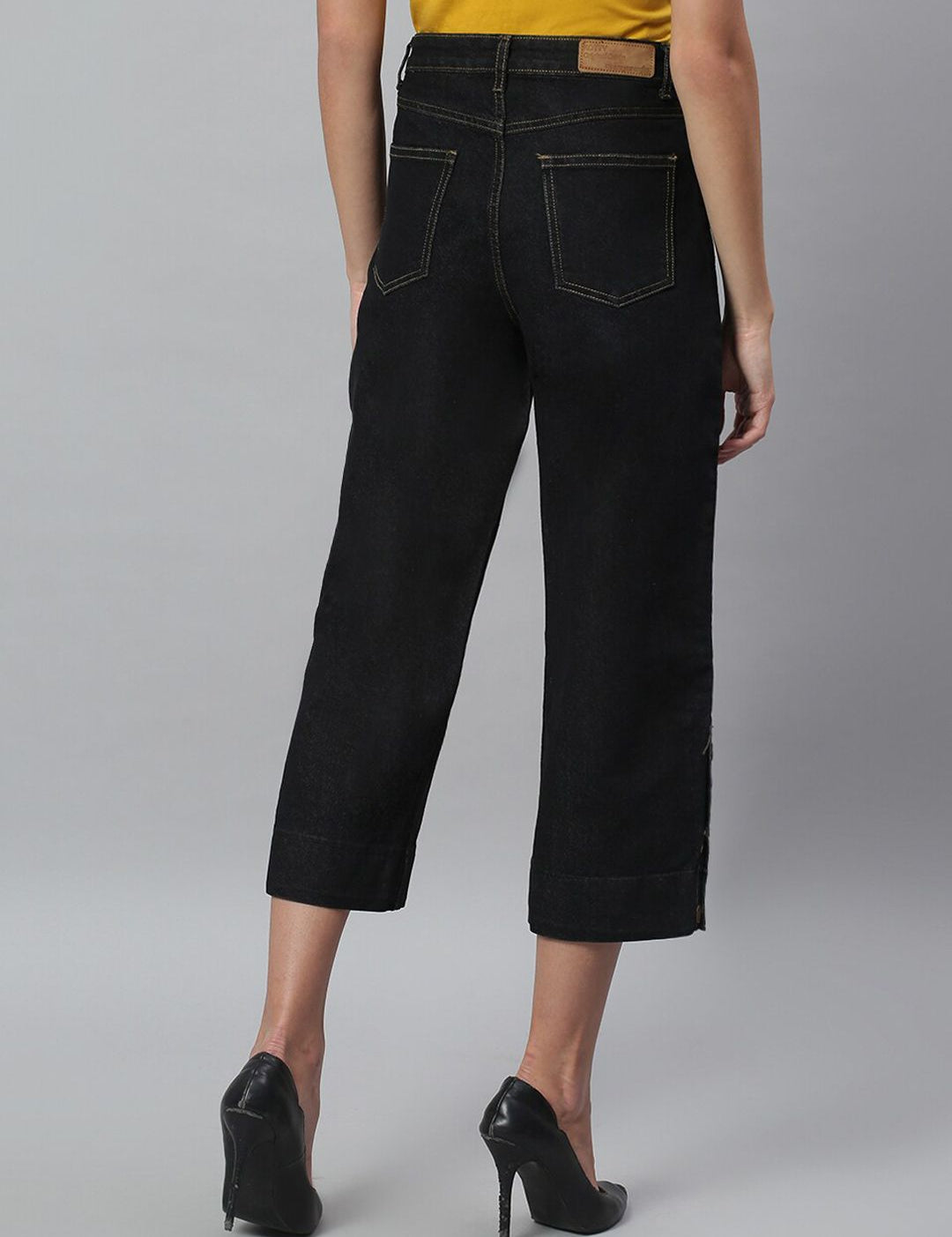 Kotty Women Black Solid Cotton High-Rise Crop Flared Jeans