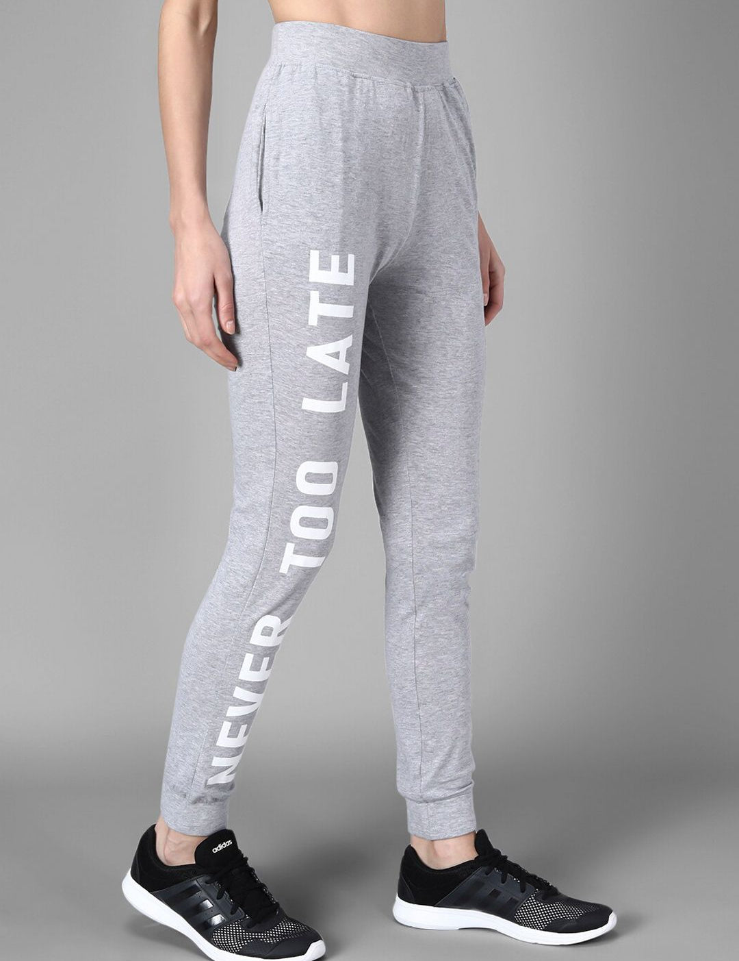 Kotty Women Grey Melange & White Printed Joggers