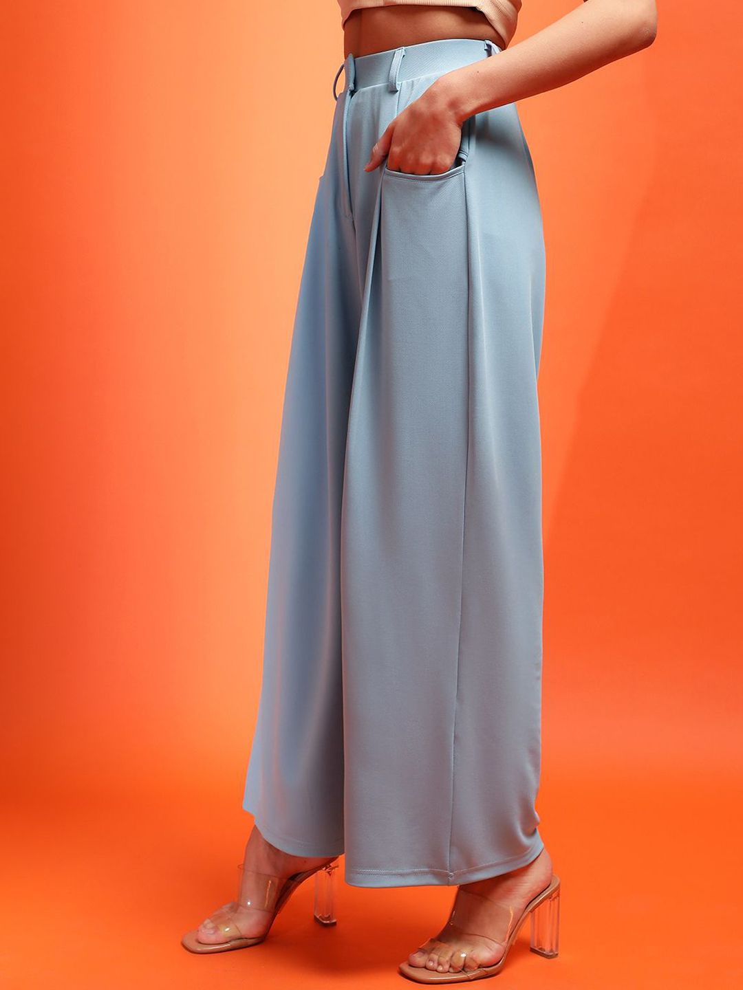 KOTTY BIZwear Women Relaxed Straight Fit Mid-Rise Easy Wash Pleated Parallel Trousers