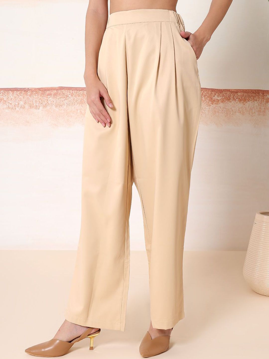 Kotty Women Comfort Relaxed Fit High-Rise Pleated Trousers