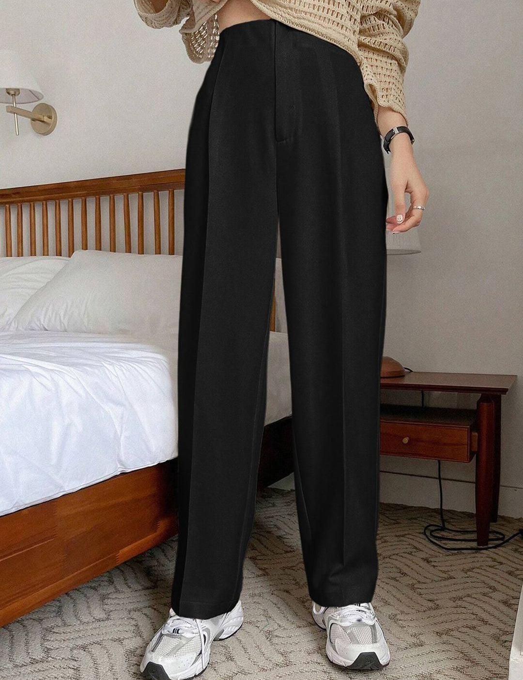 Kotty Women Relaxed Straight Leg Straight Fit High-Rise Pleated Trousers