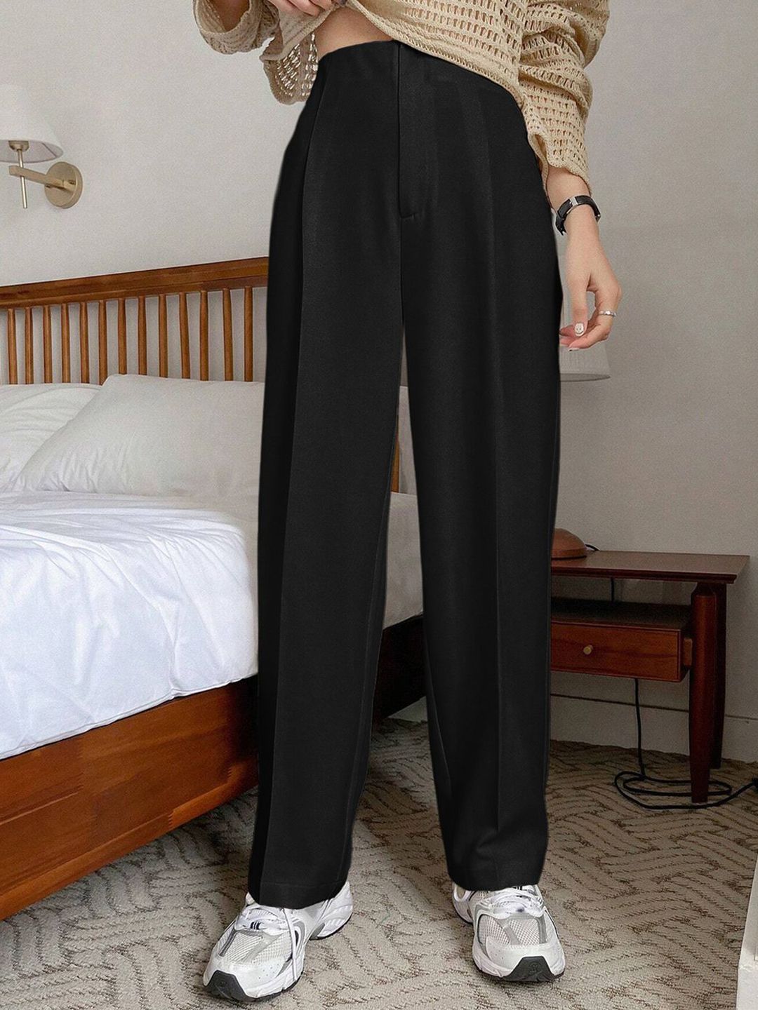 Kotty Women Relaxed Straight Leg Straight Fit High-Rise Pleated Trousers