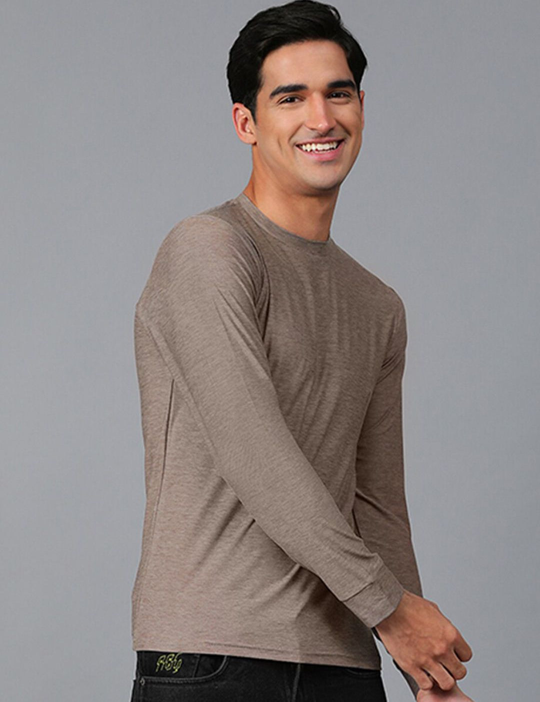 Kotty Men Solid Round Neck T-shirt