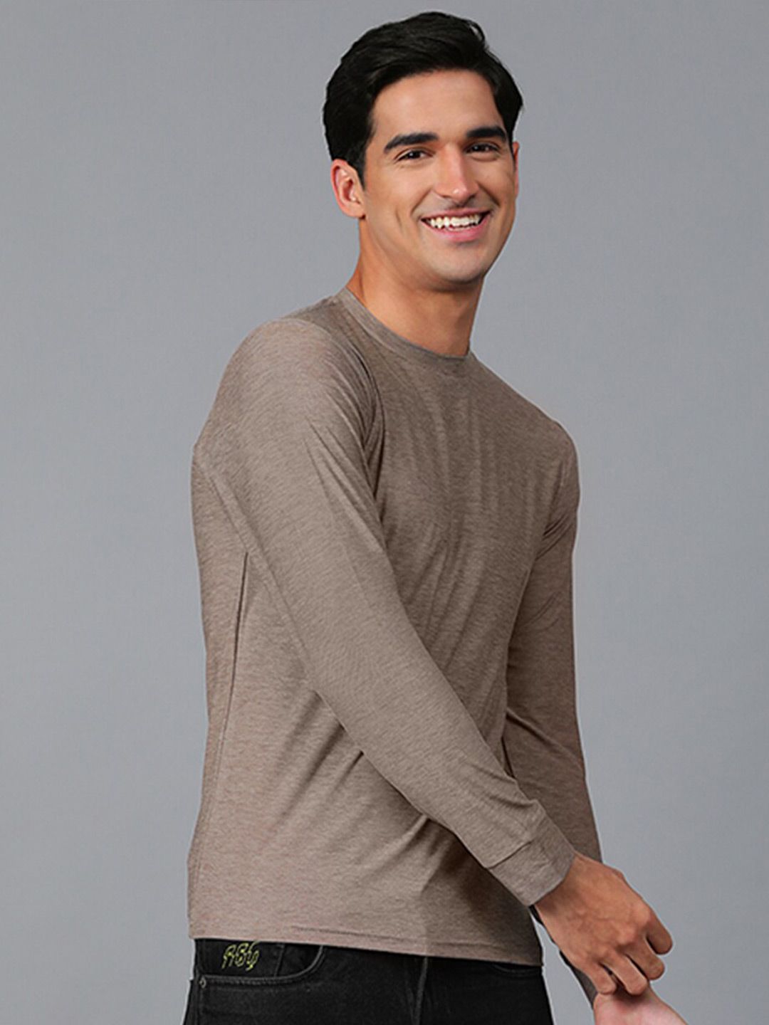 Kotty Men Solid Round Neck T-shirt