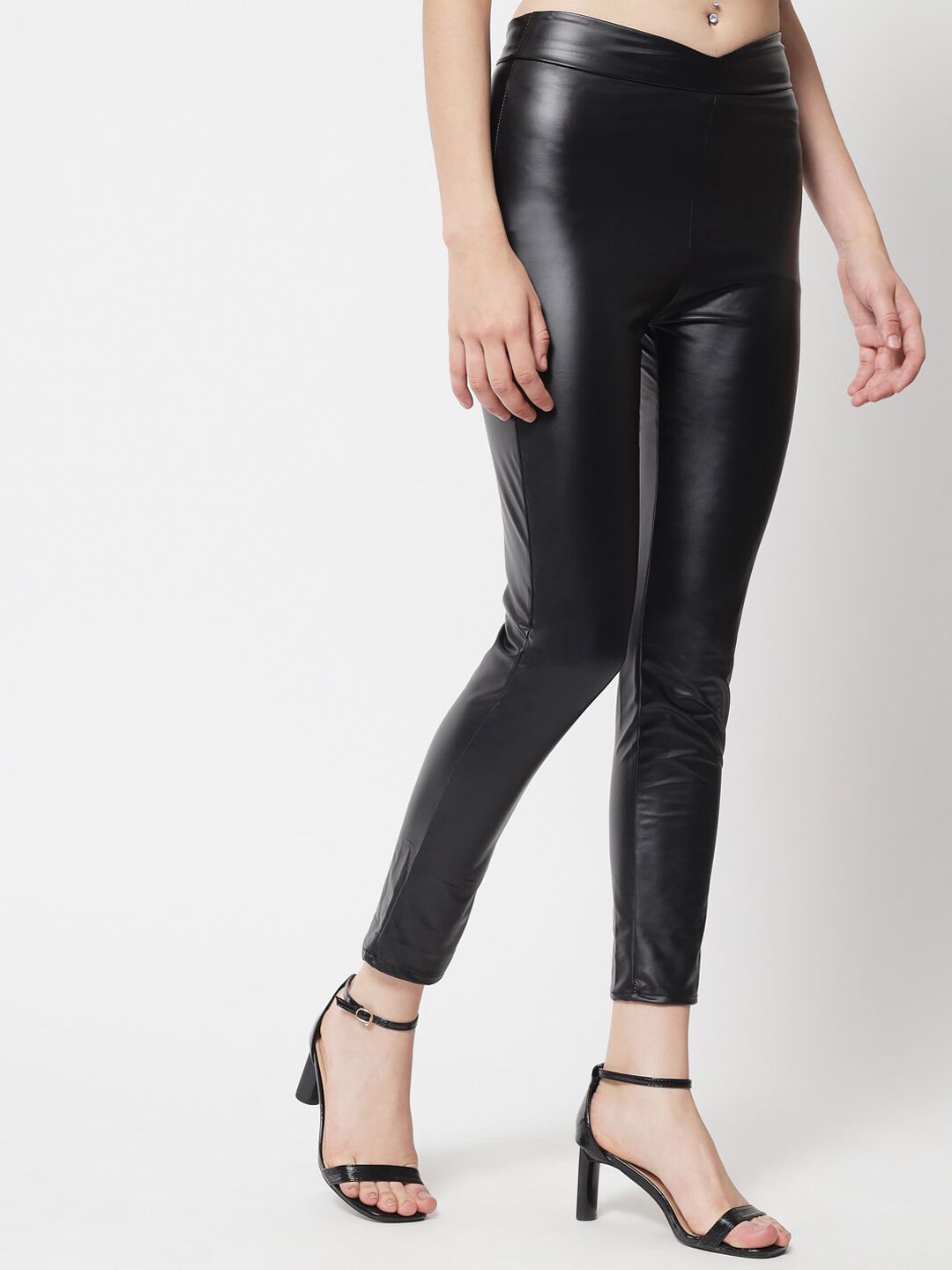 Kotty Women Black Relaxed Skinny Fit Trousers