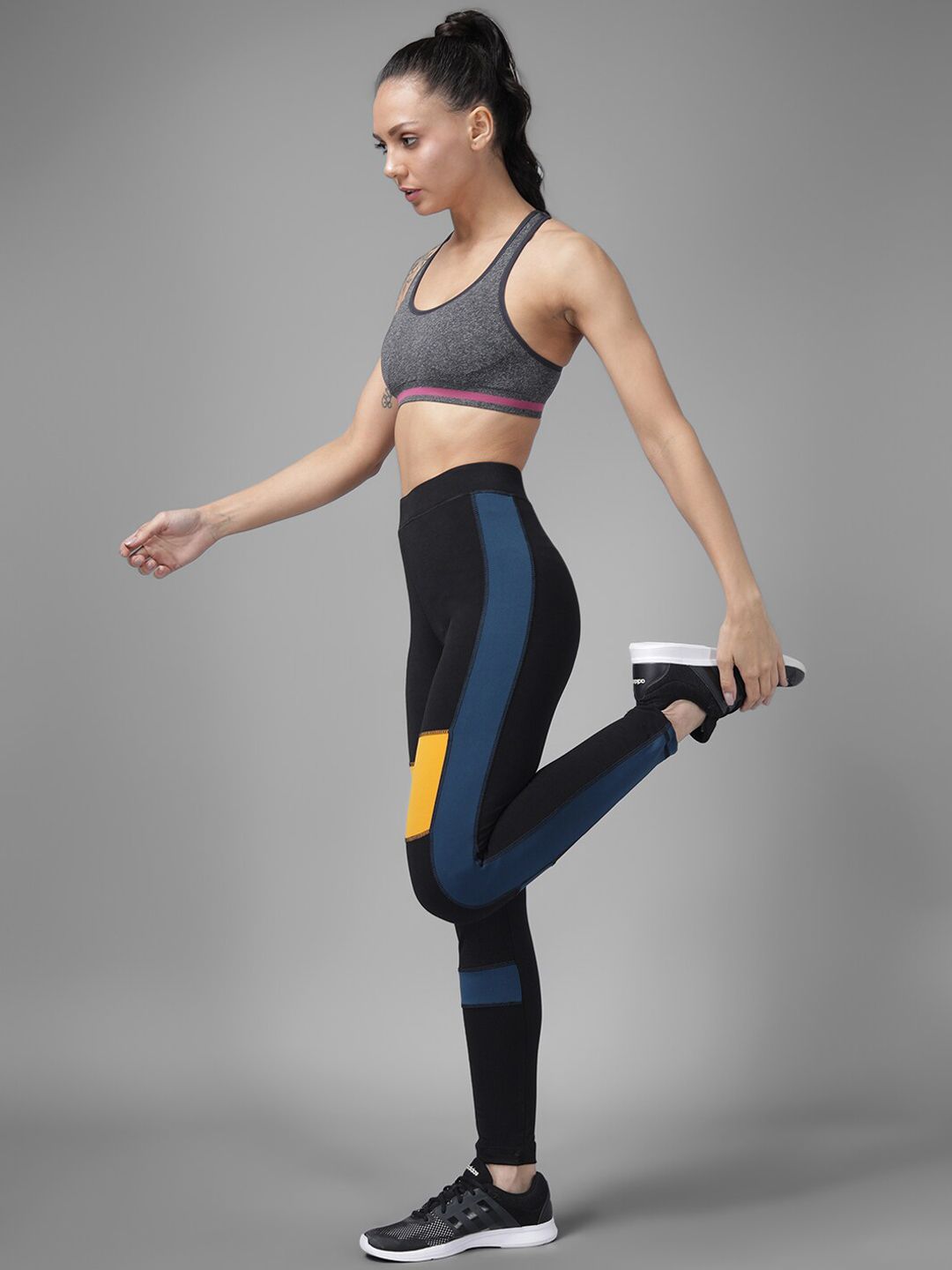 Kotty Women Black & Yellow Colourblocked Tights