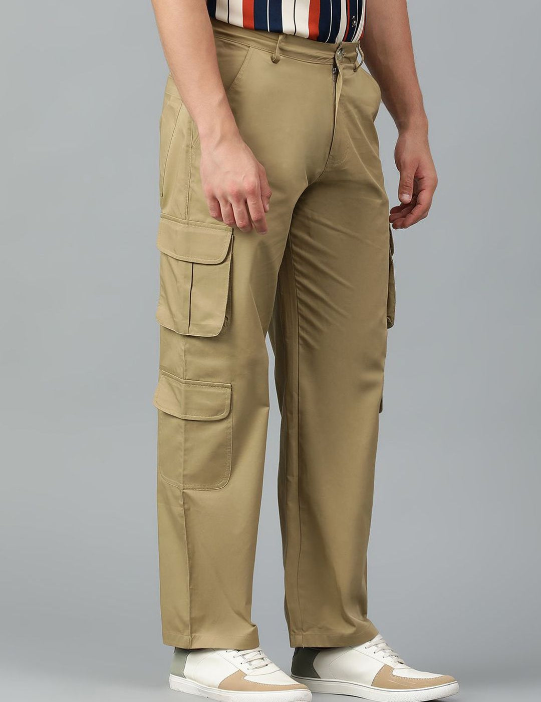 Kotty Men Relaxed Low-Rise Easy Wash Cargos Trousers