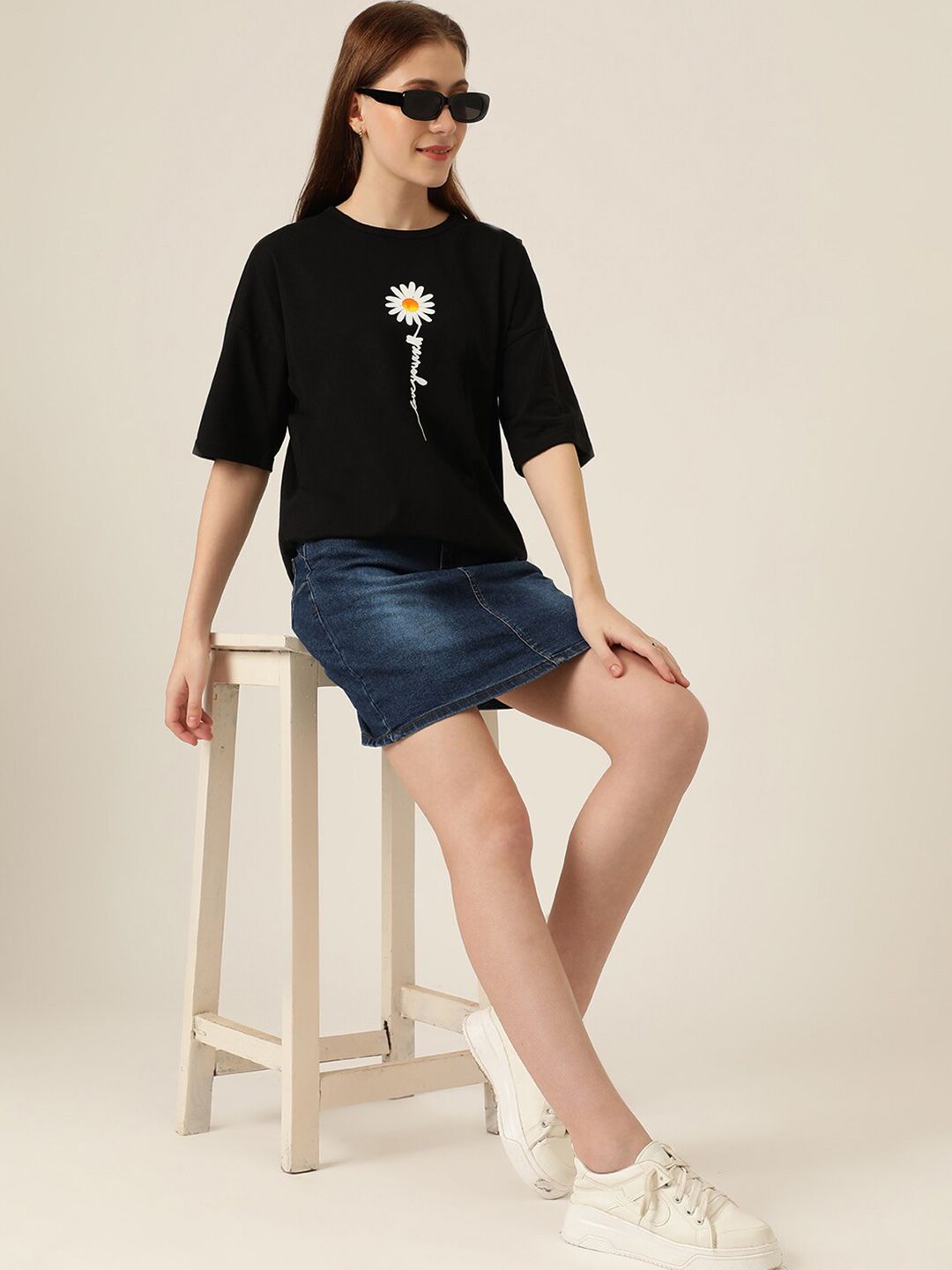 Kotty Graphic Printed Drop-Shoulder Sleeves Oversized T-shirt