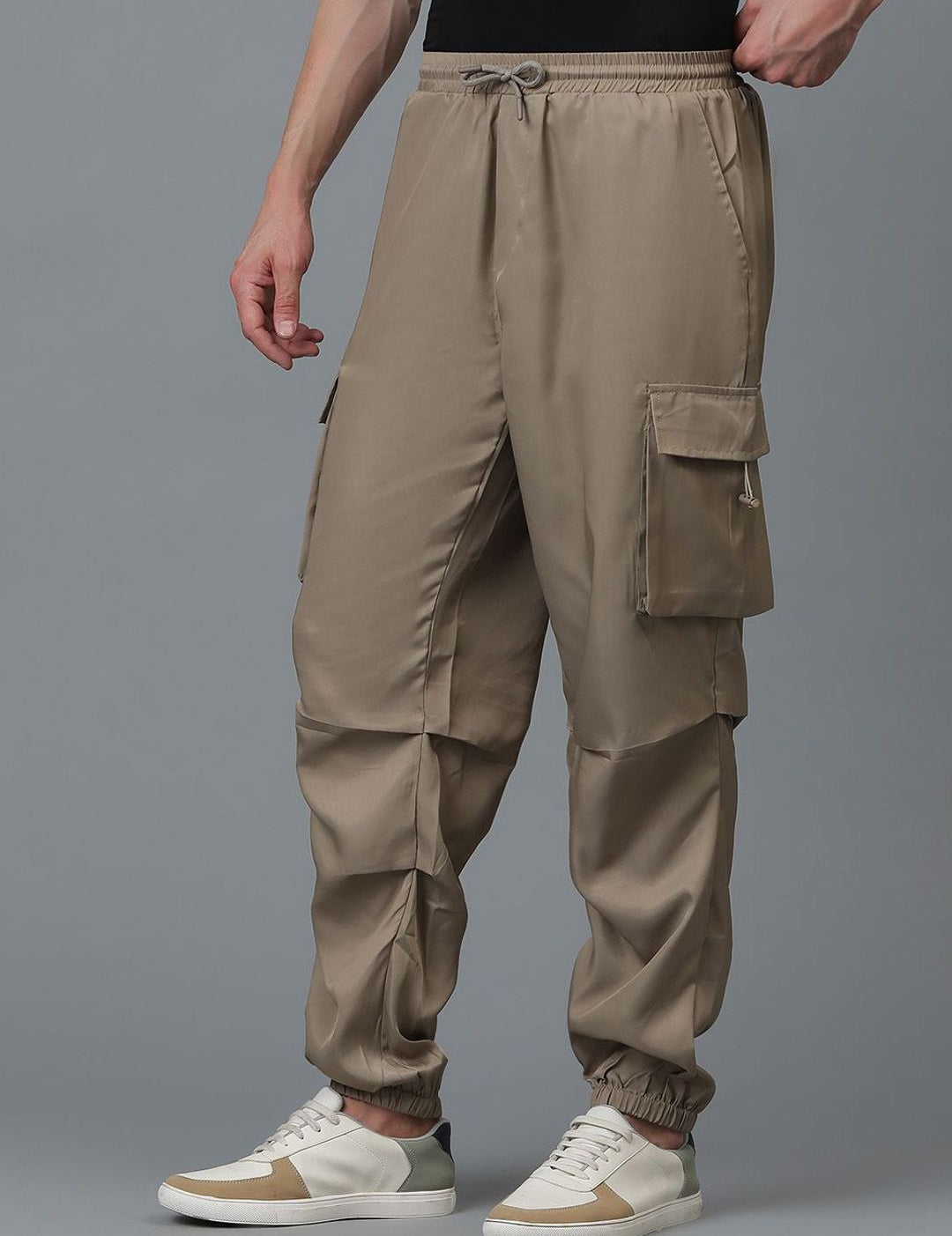 Kotty Men Relaxed Low-Rise Easy Wash Cargos Trousers