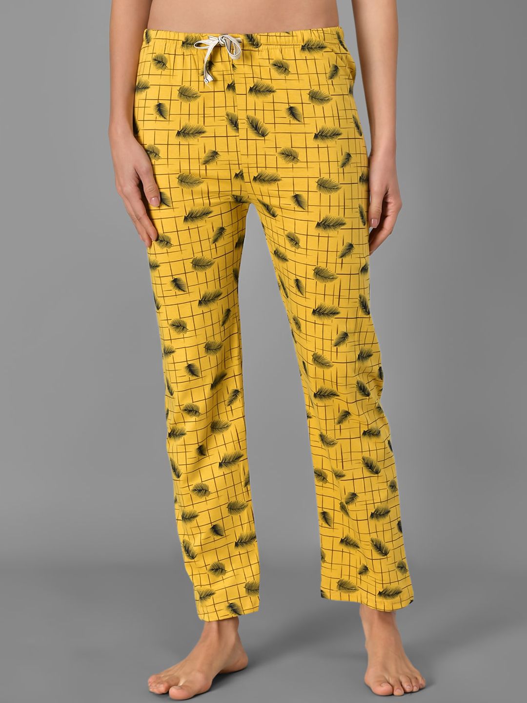 Kotty Women Yellow & Black Printed Night Suit