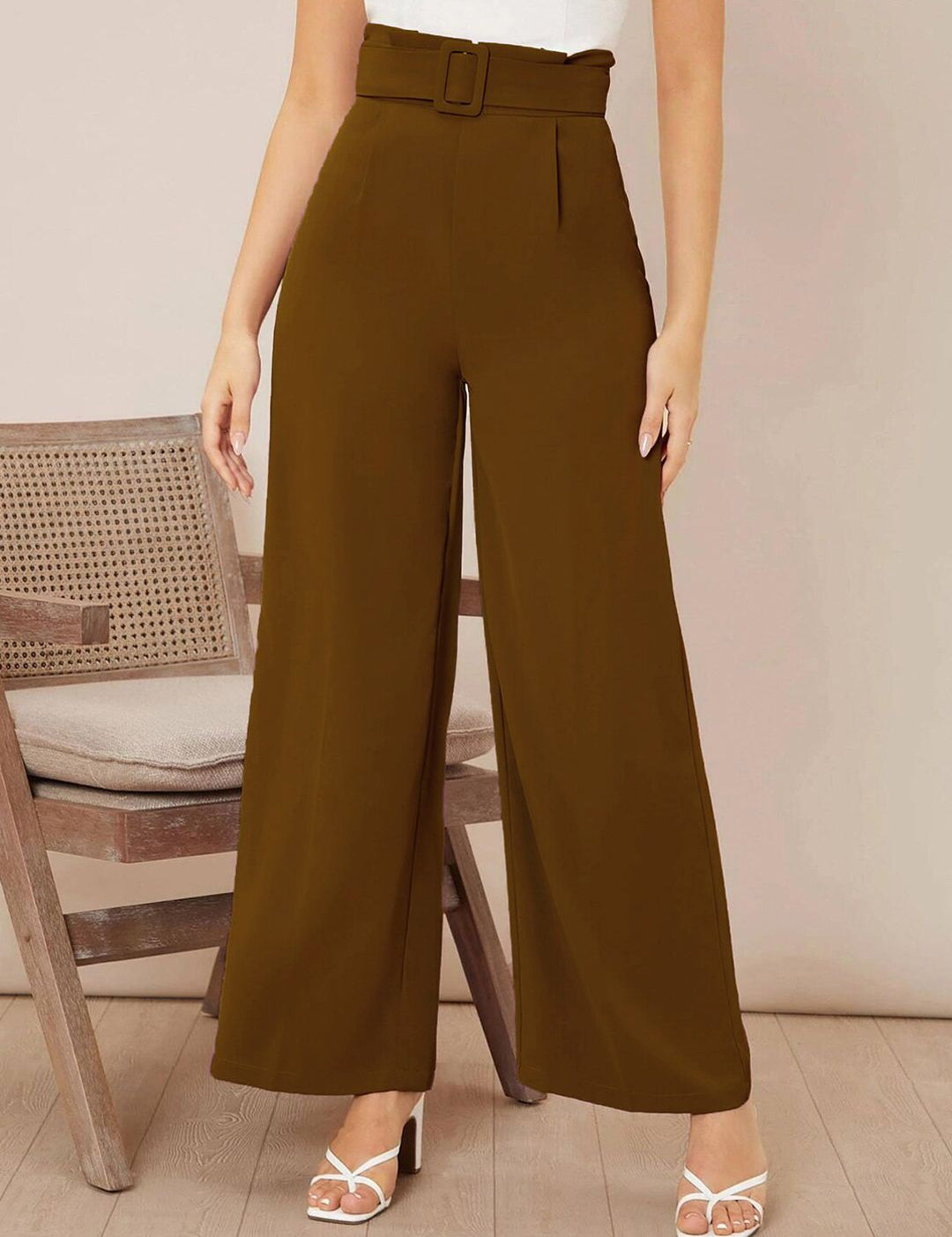 Kotty Women Relaxed Straight Fit High-Rise Easy Wash Pleated Trousers
