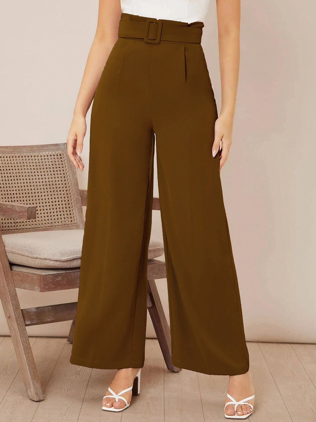 Kotty Women Relaxed Straight Fit High-Rise Easy Wash Pleated Trousers
