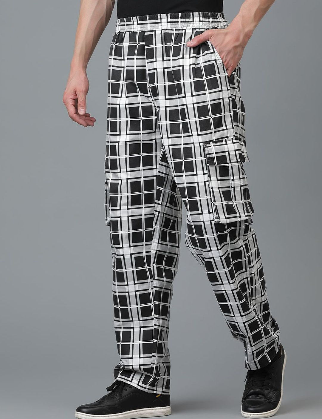 Kotty Men Checked Relaxed Low-Rise Easy Wash Trousers