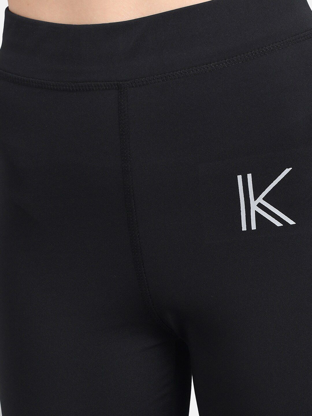 Kotty Women Black & White Printed Tights