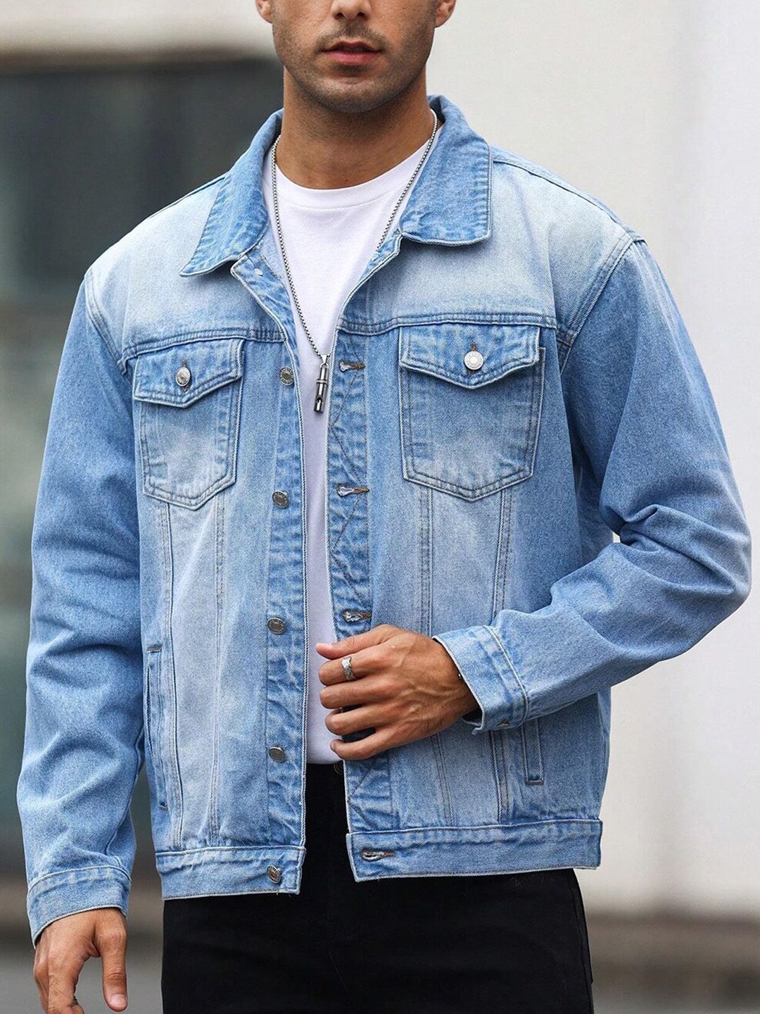 Kotty Spread Collar Washed Crop Denim Jacket