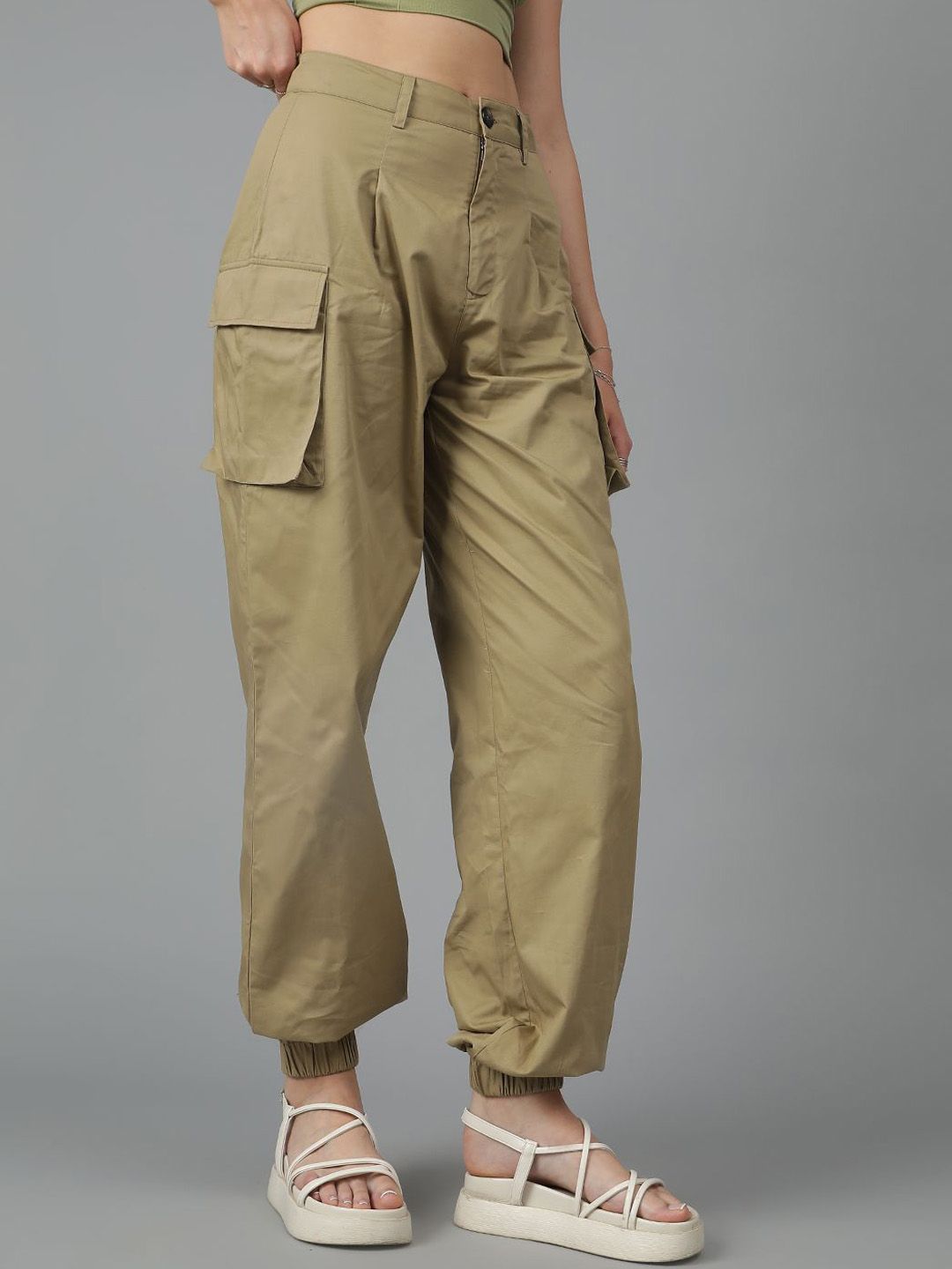Kotty Women High-Rise Easy Wash Pleated Cotton Cargos Trousers
