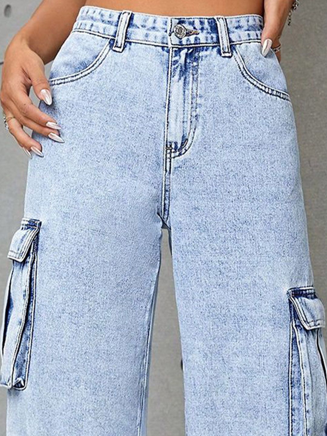 Kotty Women High-Rise Clean Look Stretchable Cargo Jeans