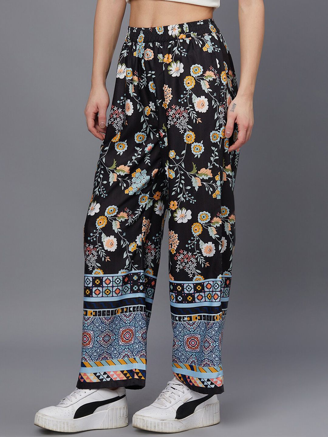 Kotty Women Black Floral Printed Relaxed Straight Fit Easy Wash Trousers