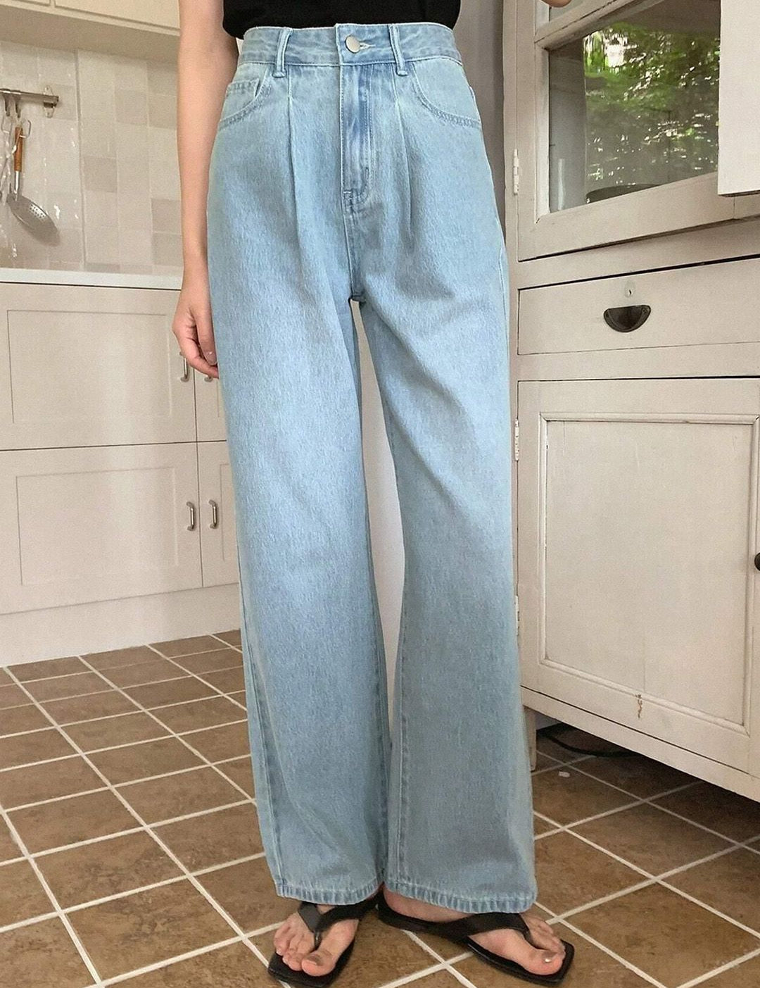 Kotty Women Jean Straight Fit High-Rise Stretchable Jeans