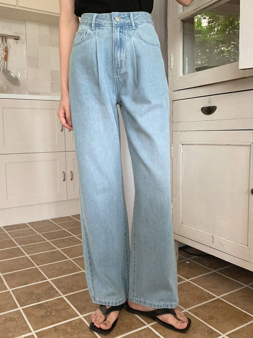 Kotty Women Jean Straight Fit High-Rise Stretchable Jeans