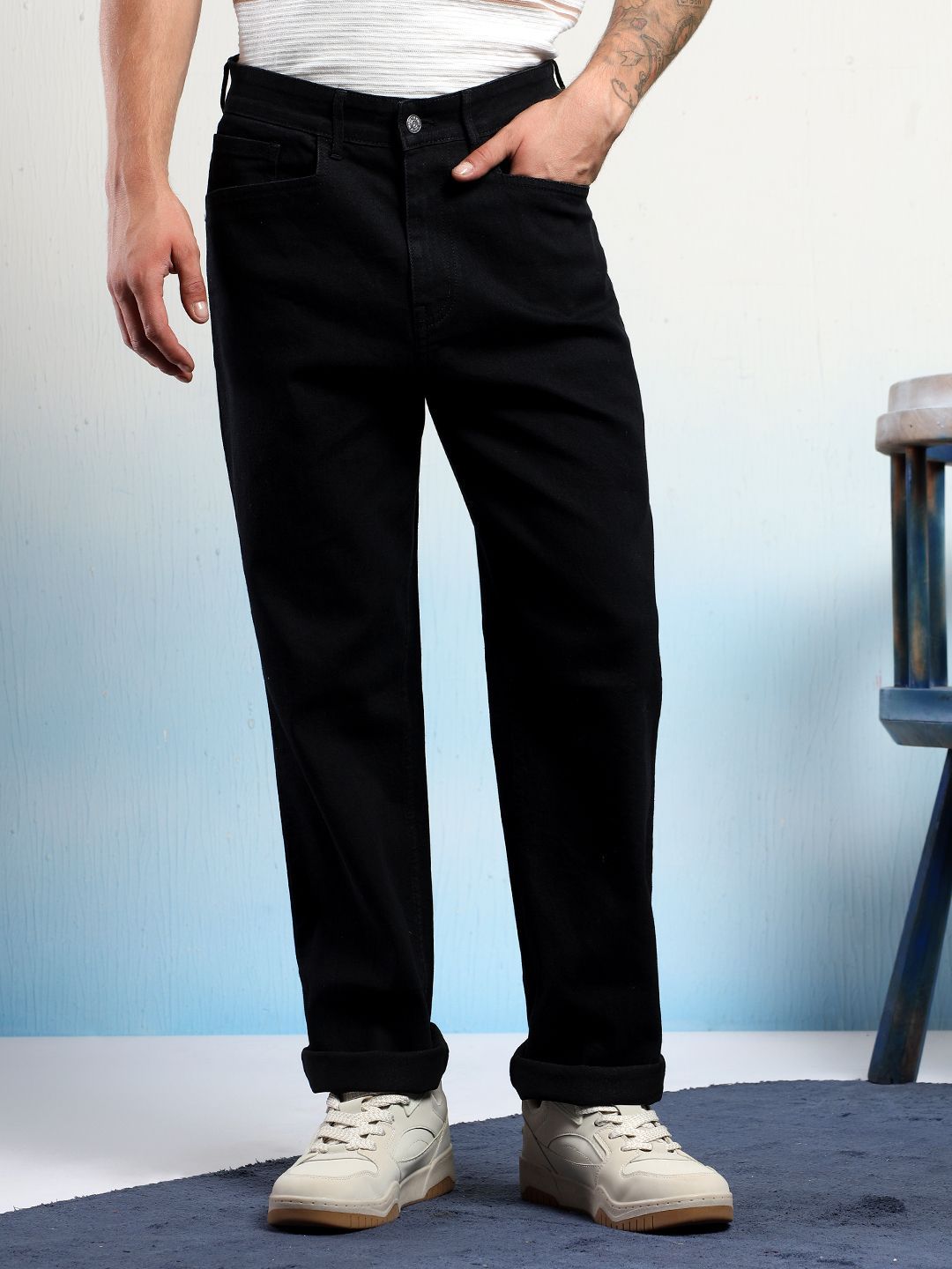 Kotty Men Low-Rise Wrinkle Free Pleated Cargos Trousers