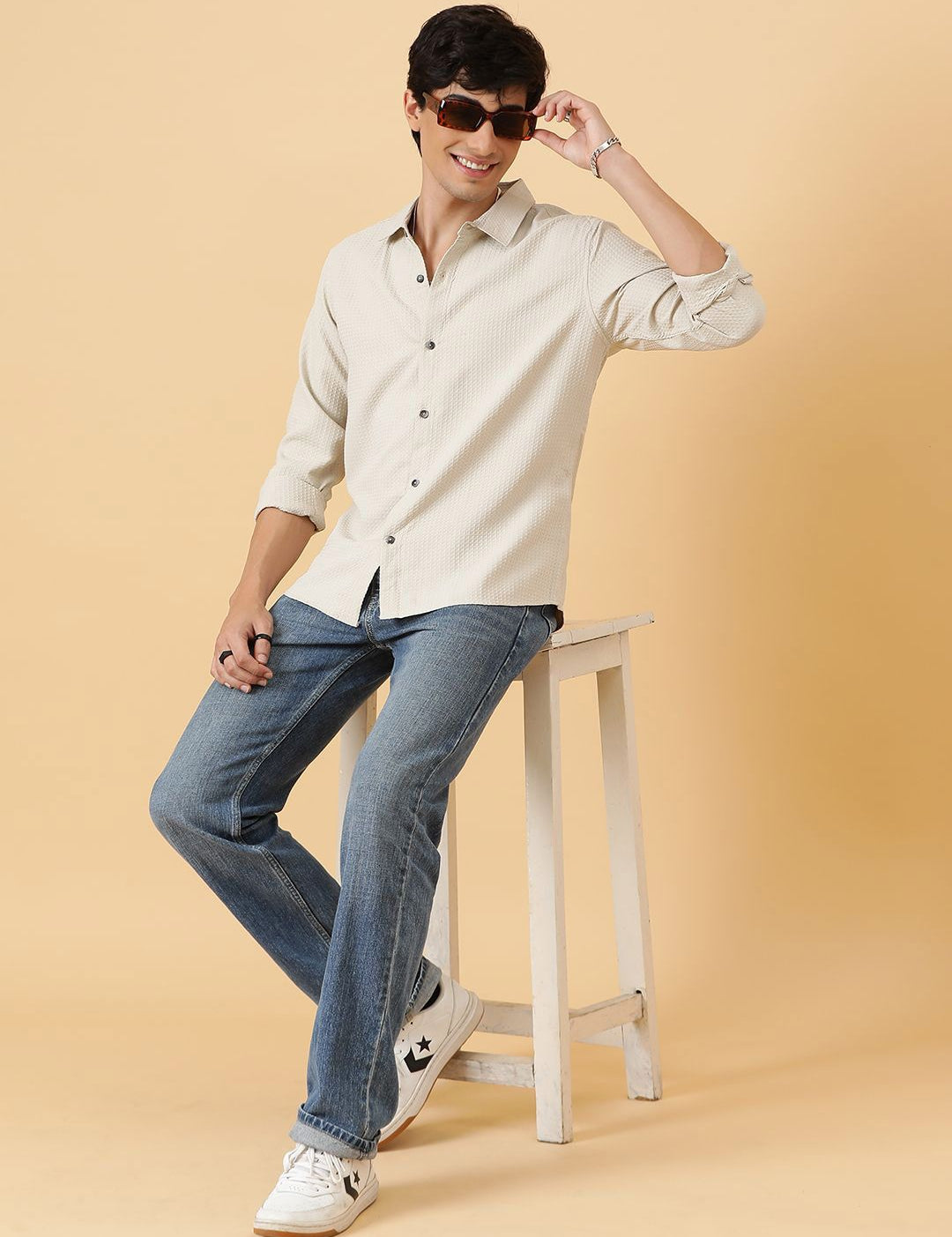 Kotty Men Relaxed Spread Collar Solid Casual Shirt