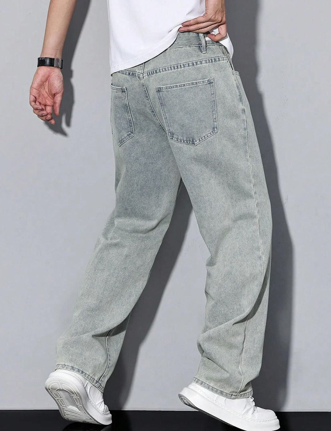 Kotty Men Baggy Fit Mid-Rise Light Fade Stretchable Jeans