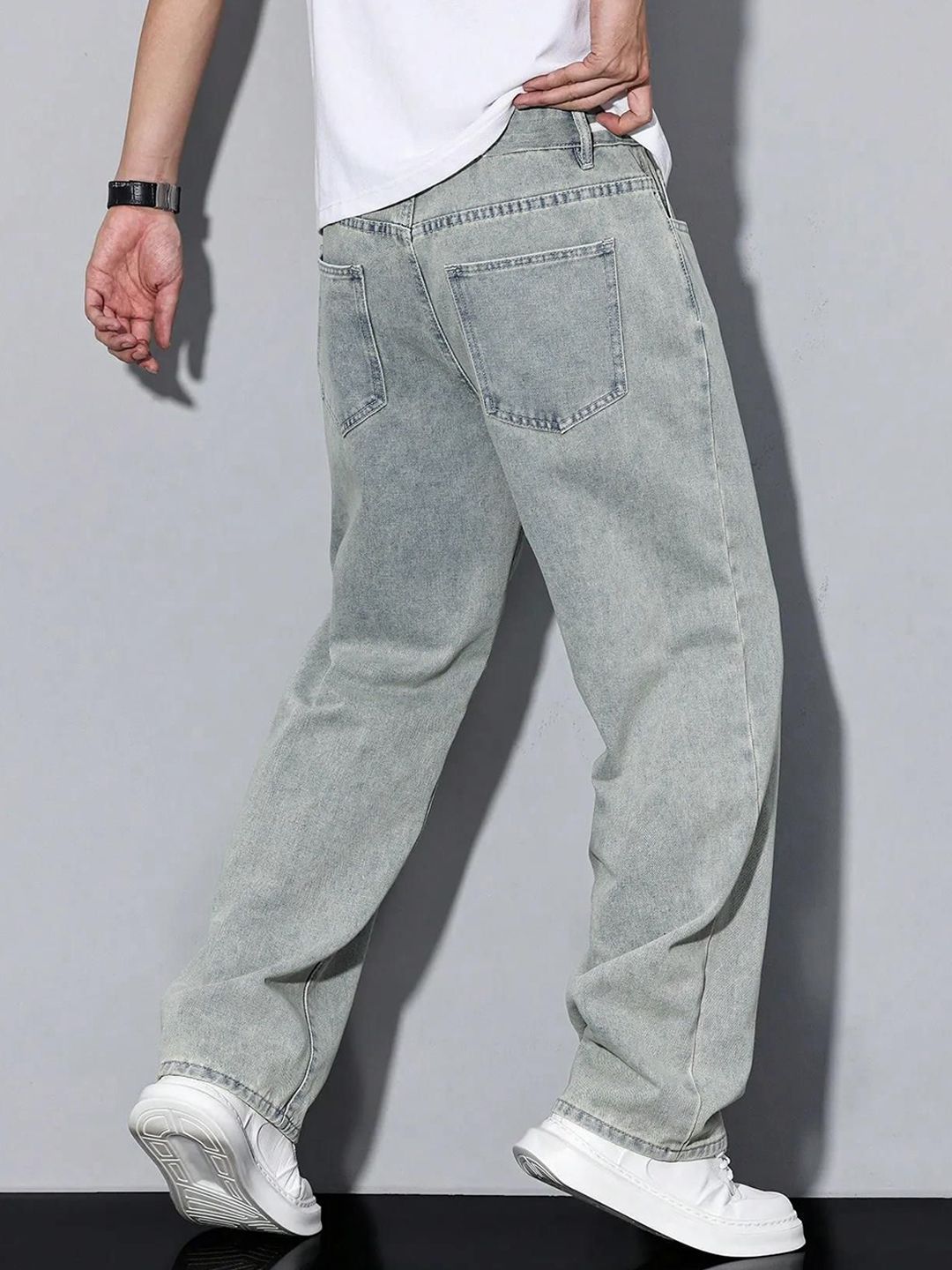 Kotty Men Baggy Fit Mid-Rise Light Fade Stretchable Jeans