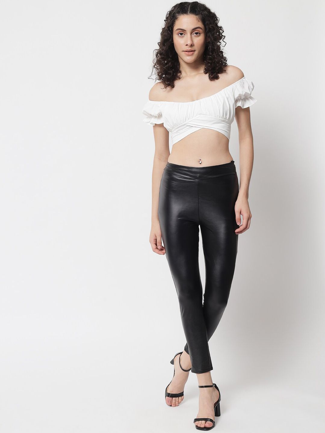 Kotty Women Black Relaxed Skinny Fit Trousers