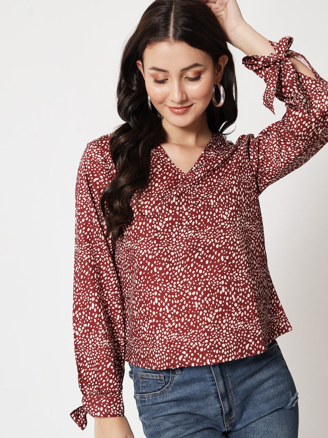 Kotty Abstract Printed V-Neck Crepe Top