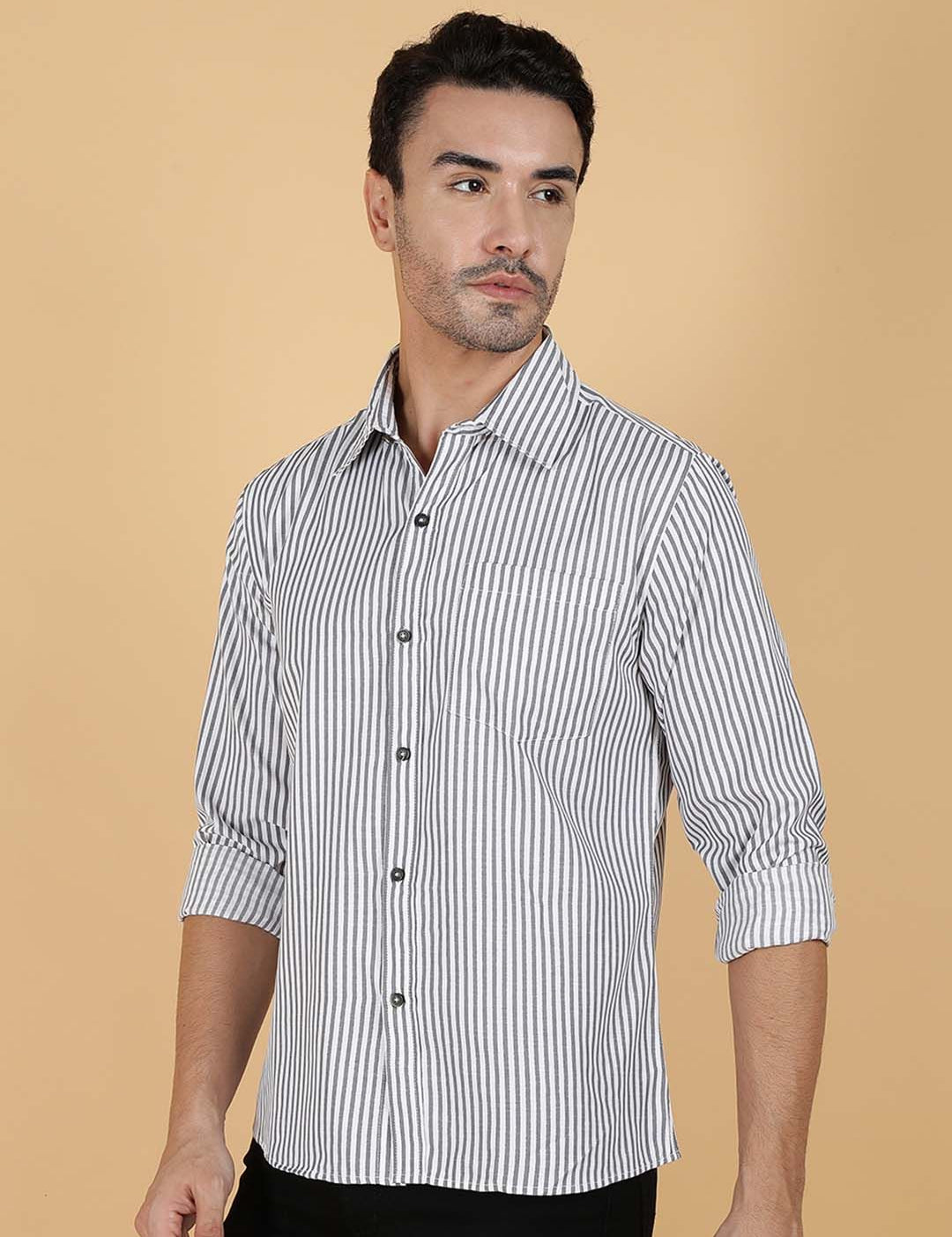 Kotty Men Relaxed Fit Spread Collar Striped Casual Shirt