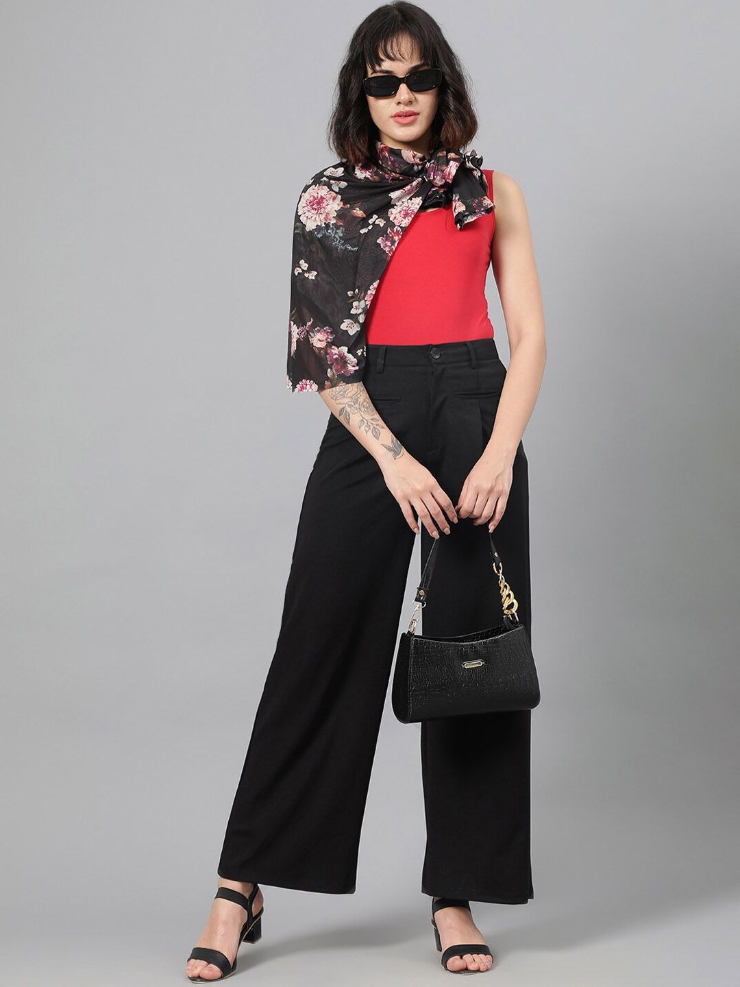 Kotty Women Black Relaxed Straight Leg Fit High-Rise Easy Wash Parallel Trousers