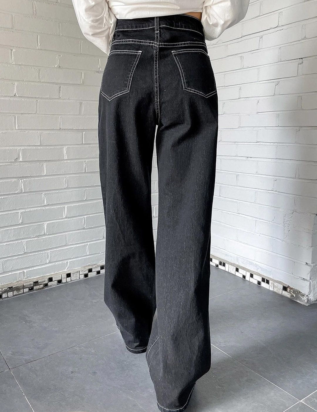 Kotty Women Wide Leg High-Rise Clean Look Stretchable Jeans