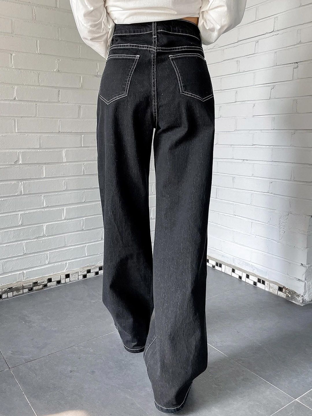 Kotty Women Wide Leg High-Rise Clean Look Stretchable Jeans