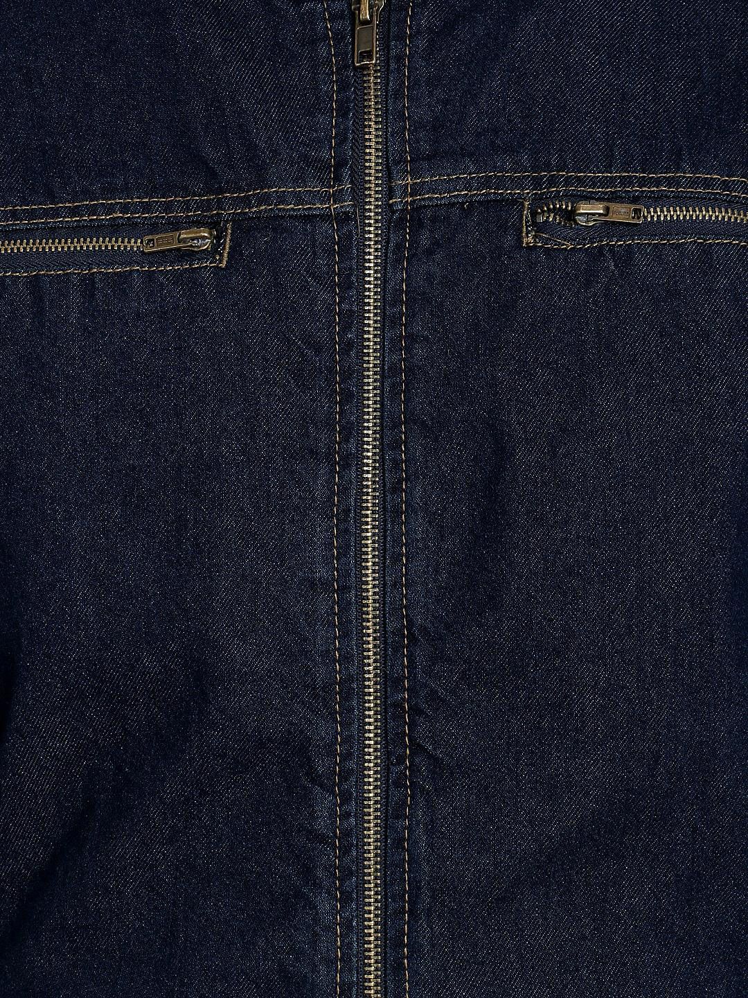 Kotty Men Blue Colourblocked Denim Jacket