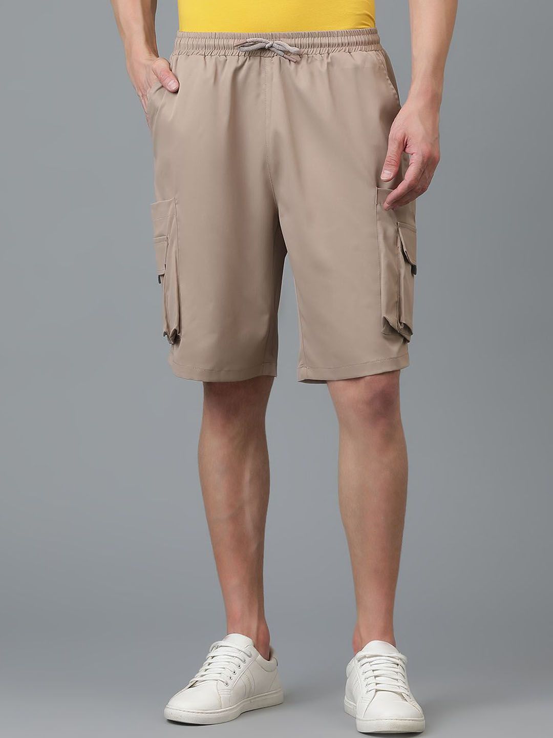Kotty Men Low-Rise Cargo Shorts