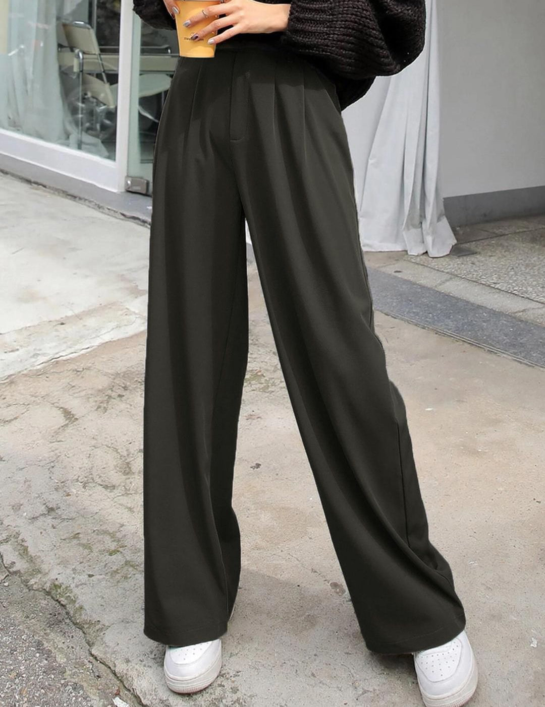 Kotty Women Relaxed Straight Leg Straight Fit High-Rise Easy Wash Pleated Trousers