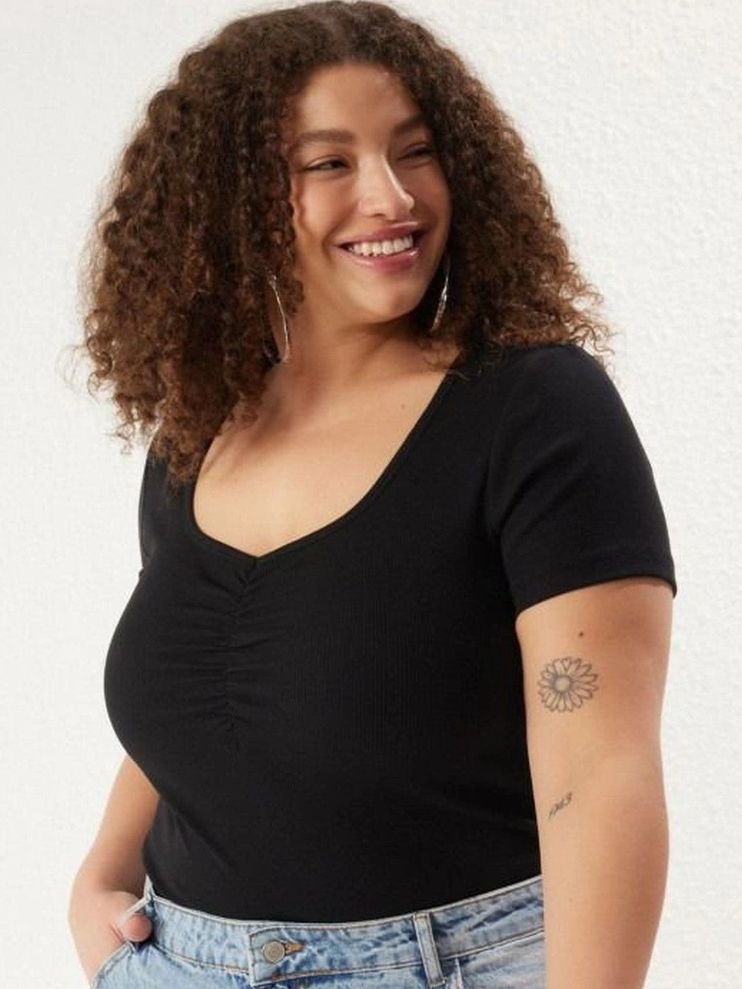 Kotty Women's Black Ribbed Sweetheart Neck Short Sleeve Gathered Top | Casual Party Wear