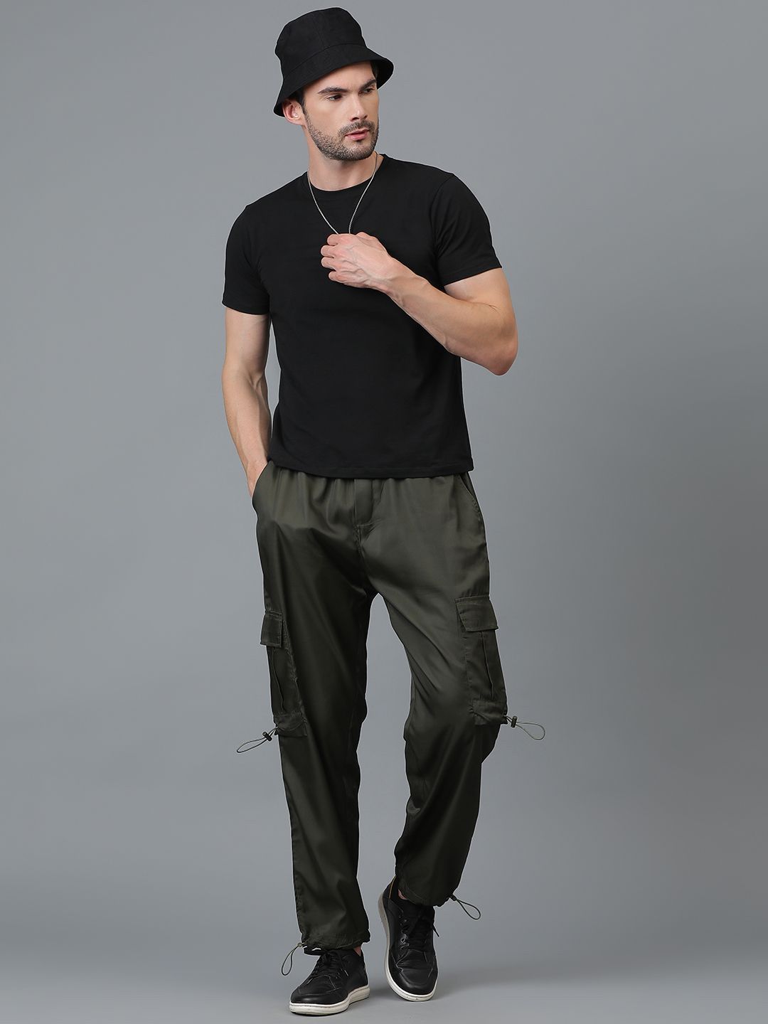 Kotty Men Relaxed Low-Rise Easy Wash Cargos Trousers