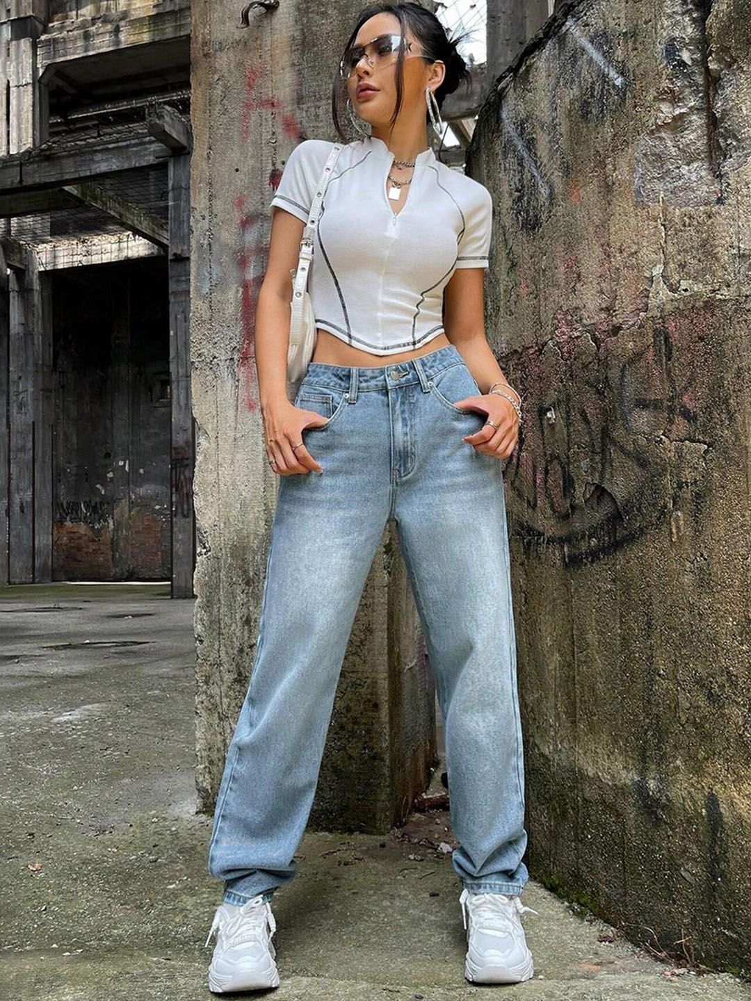 Kotty Women Blue Jean Tapered Fit High-Rise Clean Look Light Fade Stretchable Jeans