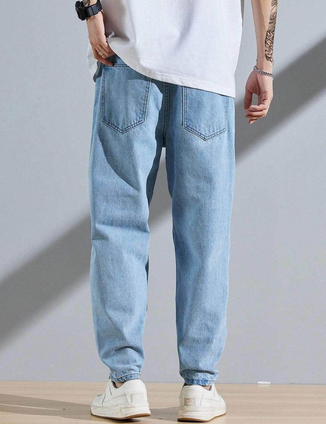 Kotty Men Straight Fit Low-Rise Light Fade Stretchable Jeans