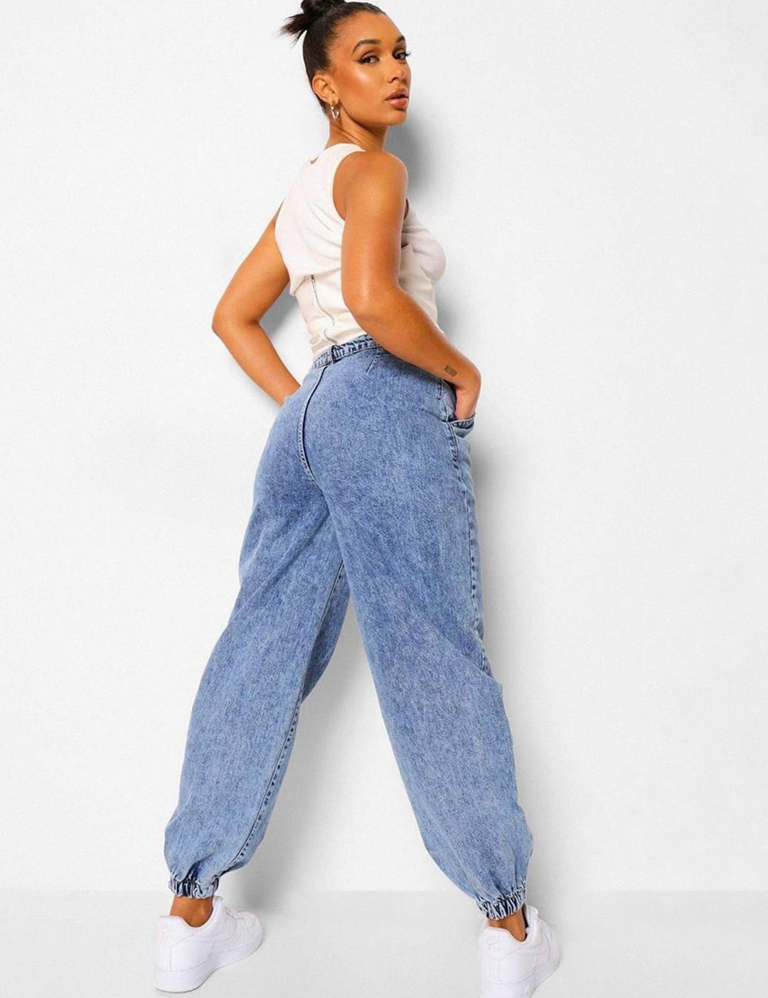 Kotty Women High-Rise Heavy Fade Clean Look Stretchable Jogger Jeans